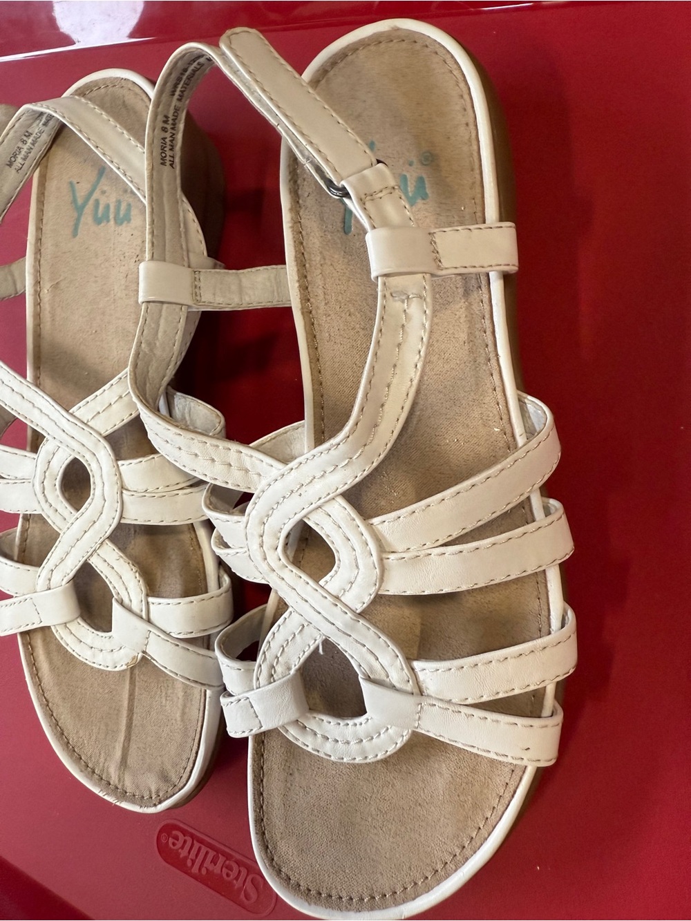 Yuu Women's White Strappy Comfort Sandals Women’s SZ 8 - Picture 2 of 12